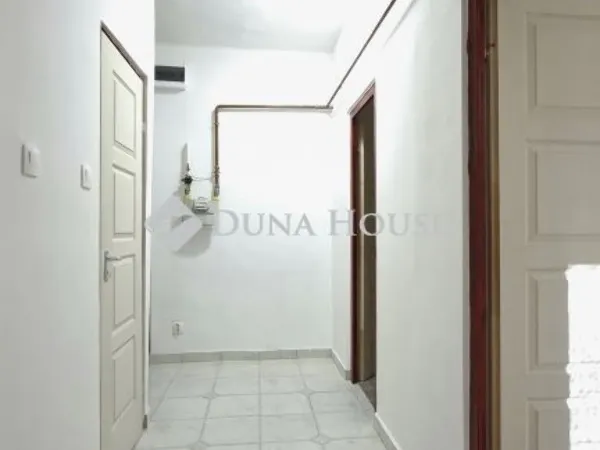 Eladó lakás Komló 51 nm