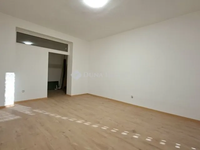 Eladó lakás Komló 51 nm