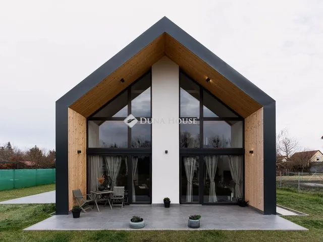 Eladó ház Balatonkeresztúr 154 nm