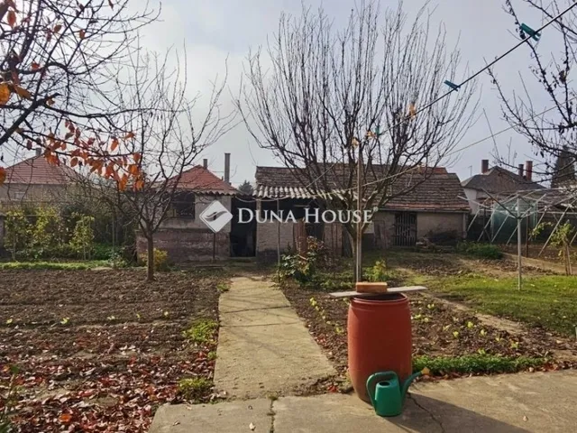 Eladó ház Bogád 179 nm