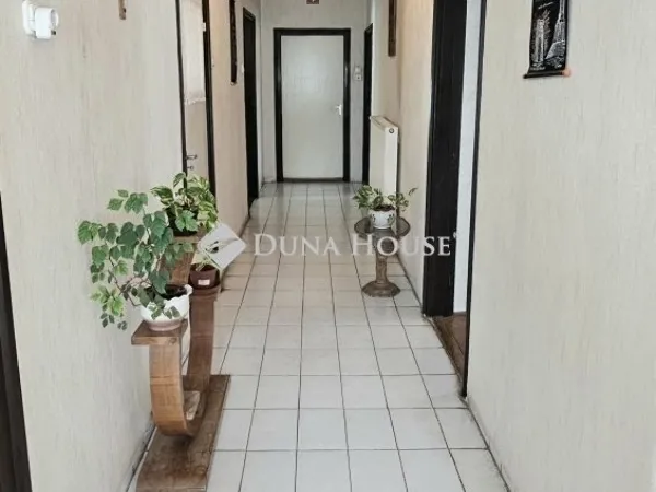 Eladó ház Bogád 179 nm