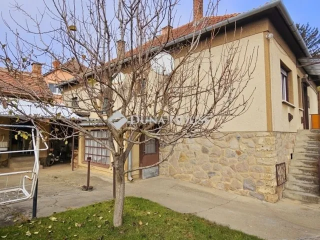 Eladó ház Bogád 179 nm