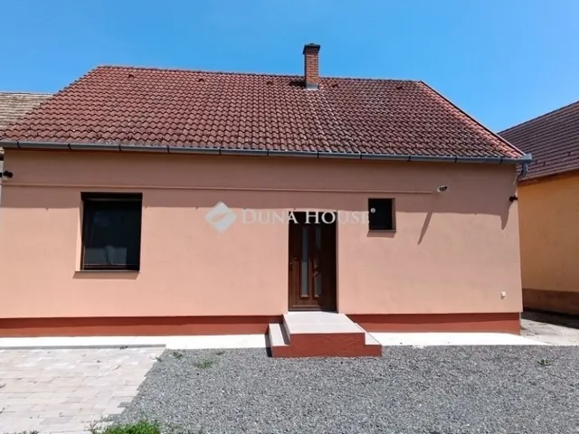 Eladó ház Lippó 80 nm