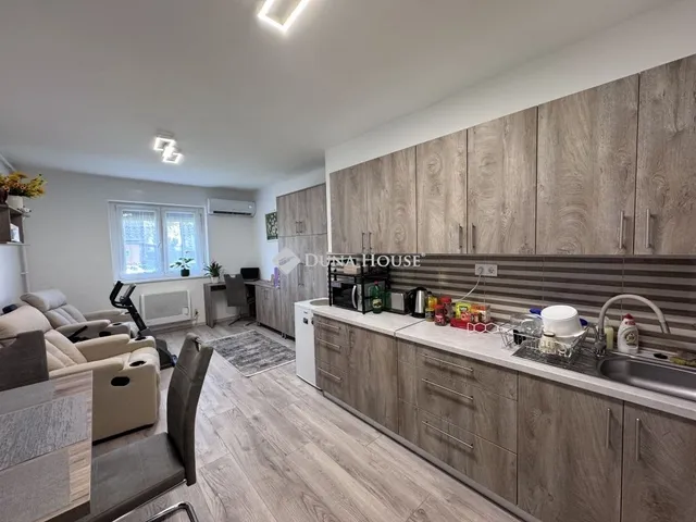 Eladó lakás Komló 26 nm