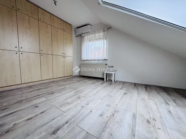 Eladó lakás Pécs 106 nm