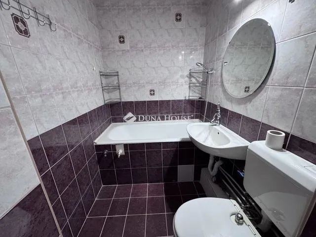 Eladó lakás Komló 39 nm