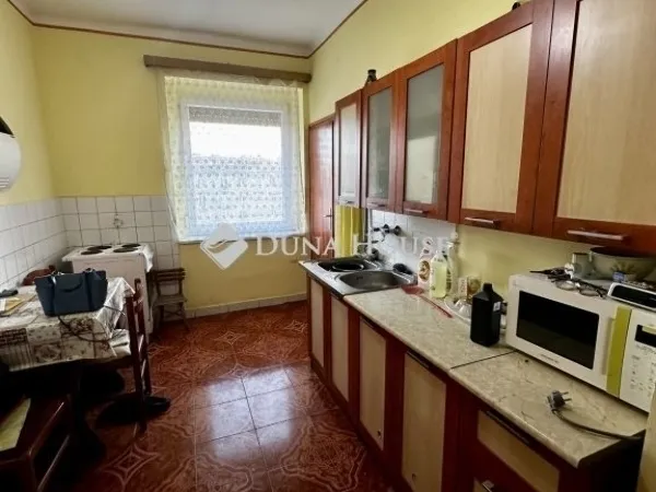 Eladó lakás Komló 36 nm