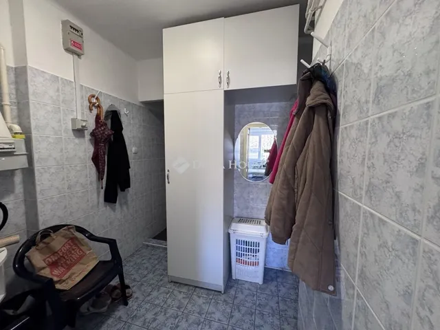 Eladó kereskedelmi és ipari ingatlan Komló 103 nm