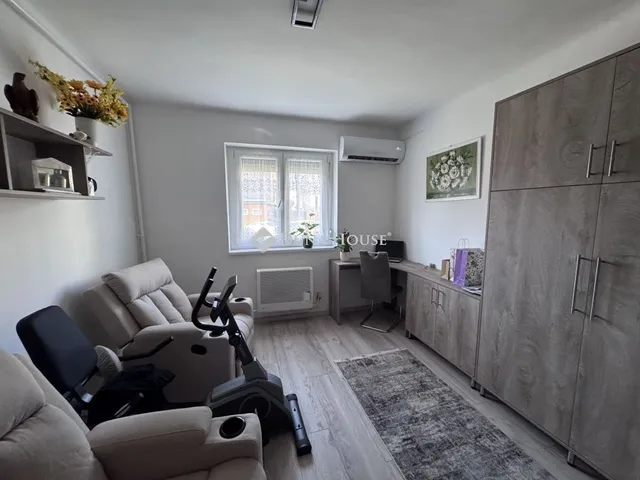 Eladó lakás Komló 26 nm