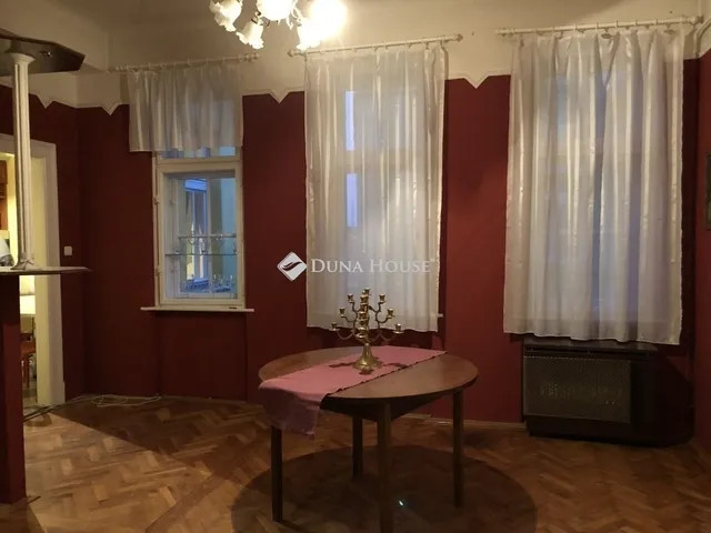 Eladó lakás Pécs 138 nm