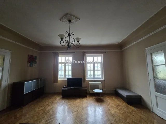 Eladó lakás Pécs 138 nm