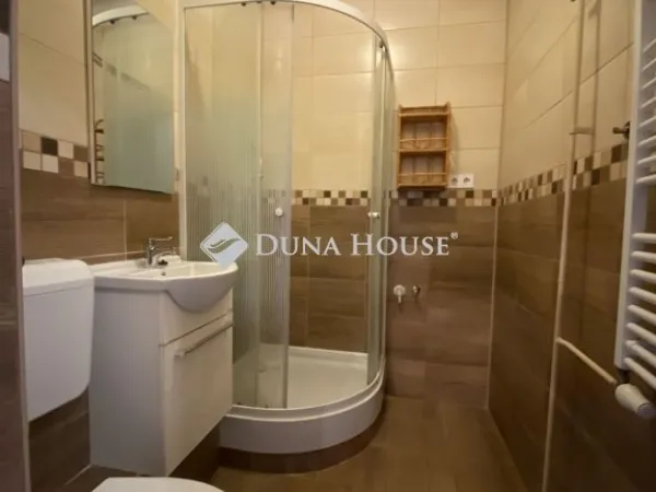 Eladó lakás Komló 40 nm