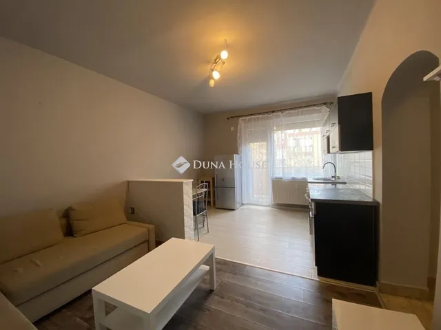 Eladó lakás Komló 40 nm