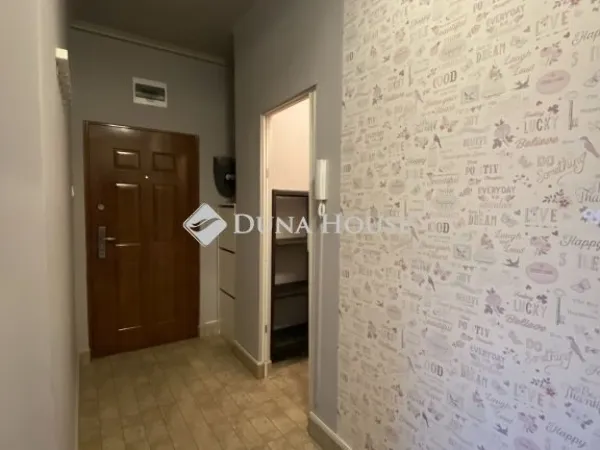 Eladó lakás Komló 40 nm