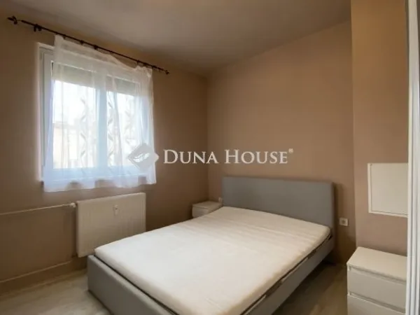 Eladó lakás Komló 40 nm