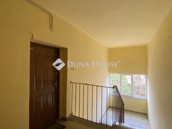 Eladó lakás Komló 40 nm