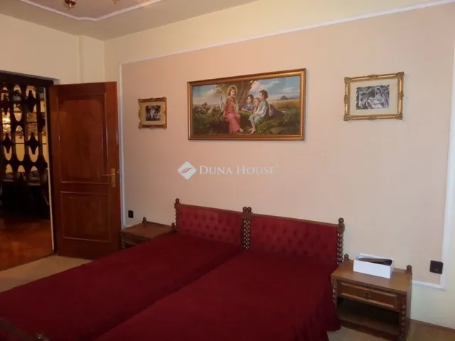 Eladó ház Szentlőrinc 181 nm