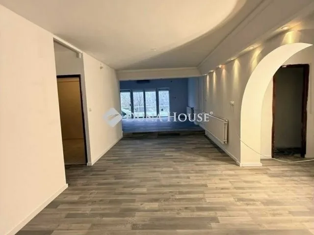 Eladó ház Pécs 270 nm