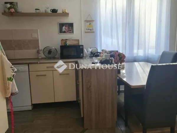 Eladó ház Pécs, Vasas 72 nm