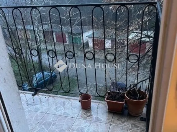 Eladó lakás Komló 51 nm