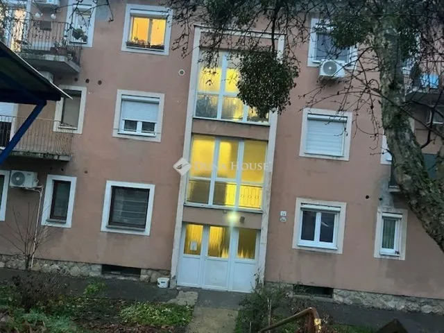 Eladó lakás Komló 51 nm