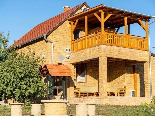 Eladó ház Siklós 120 nm