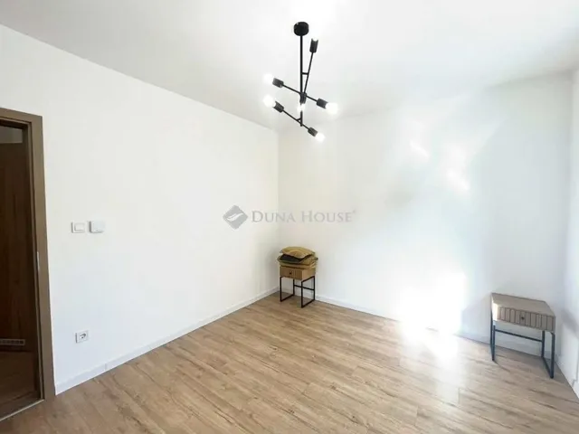 Eladó lakás Pécs 74 nm