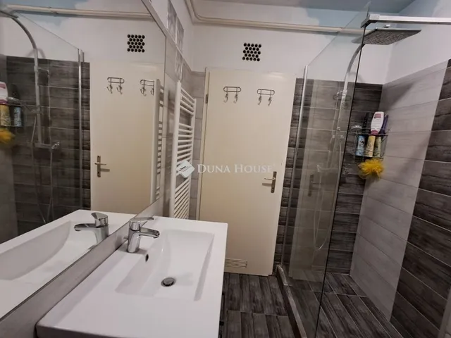 Eladó lakás Pécs 65 nm