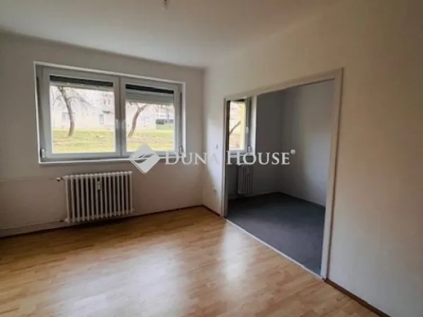 Eladó lakás Komló 43 nm