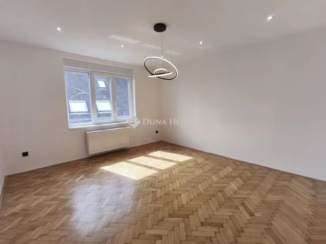 Eladó lakás Pécs 129 nm