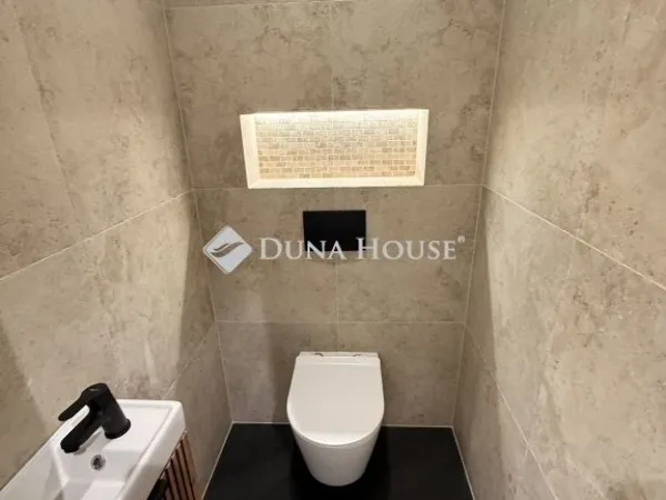 Eladó lakás Pécs 77 nm