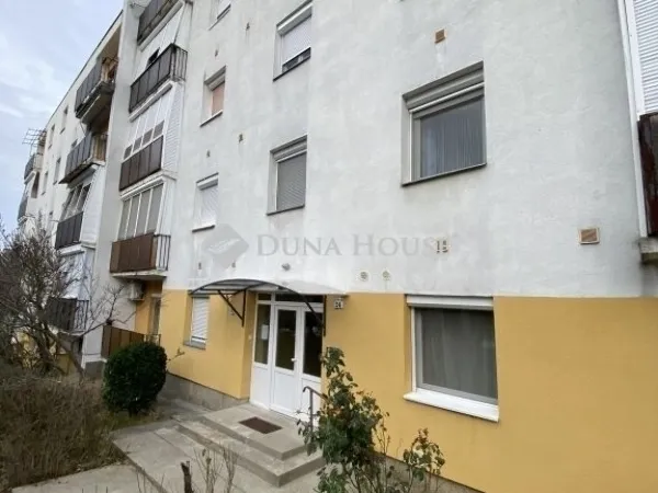 Eladó lakás Komló 40 nm