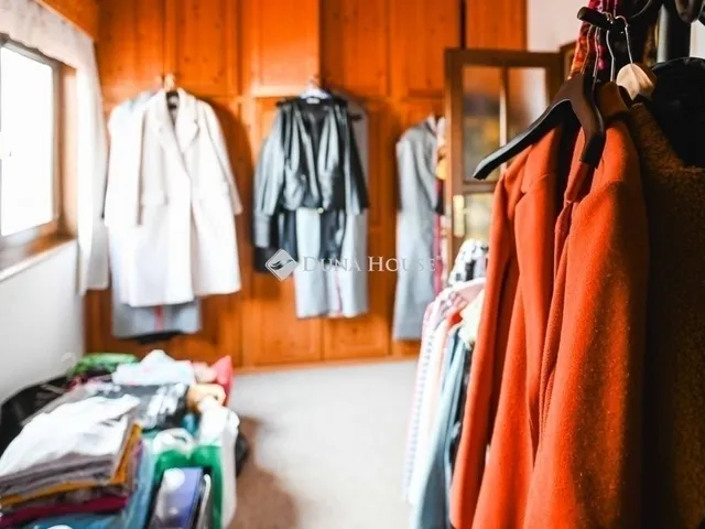 Eladó ház Pécs 300 nm