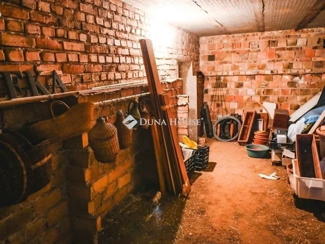 Eladó ház Pécs 300 nm