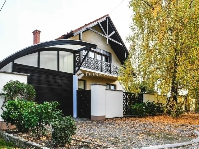 Eladó ház Pécs 300 nm