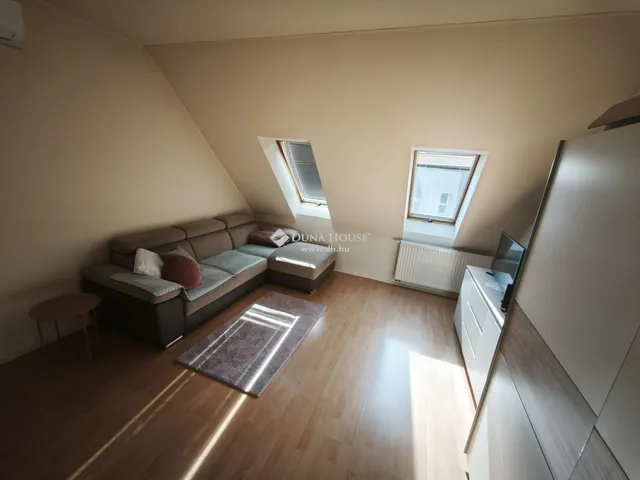 Eladó lakás Pécs, Vadász u. 33 nm
