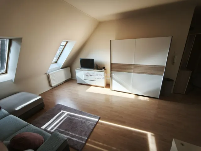 Eladó lakás Pécs, Vadász u. 33 nm