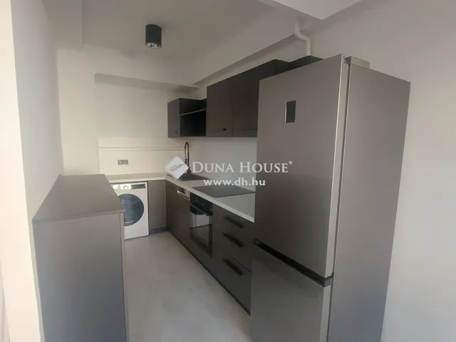 Eladó lakás Pécs, Esztergál Lajos u 62 nm