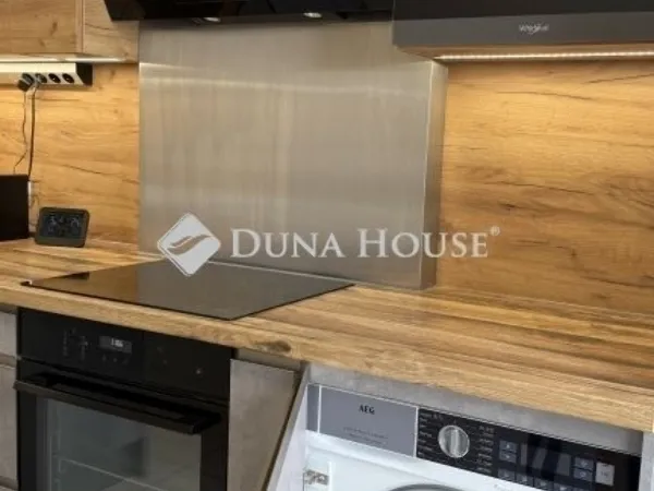 Eladó lakás Pécs 68 nm