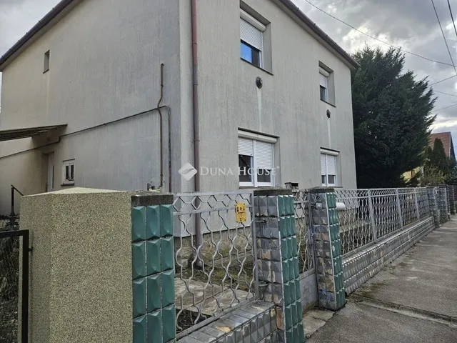 Eladó ház Pécs 180 nm