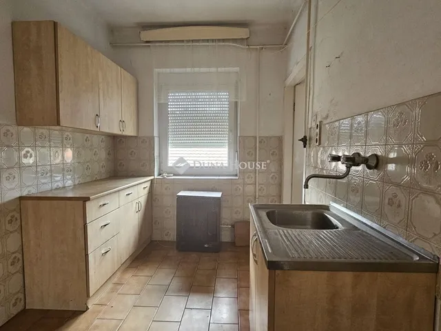 Eladó ház Pécs 180 nm