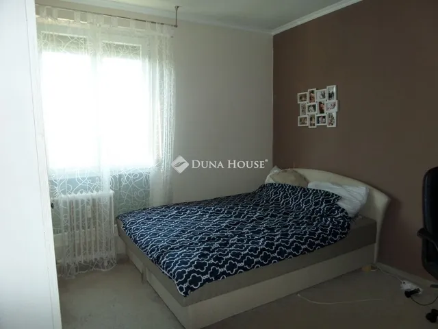 Eladó lakás Komló 59 nm