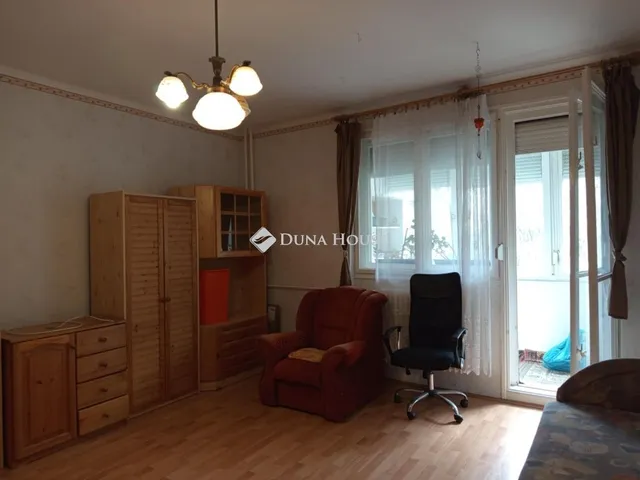 Eladó lakás Komló 40 nm