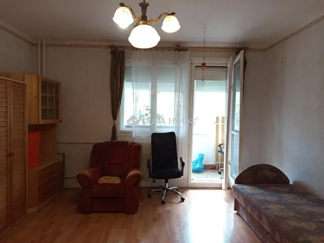 Eladó lakás Komló 40 nm