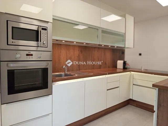 Eladó lakás Komló 56 nm