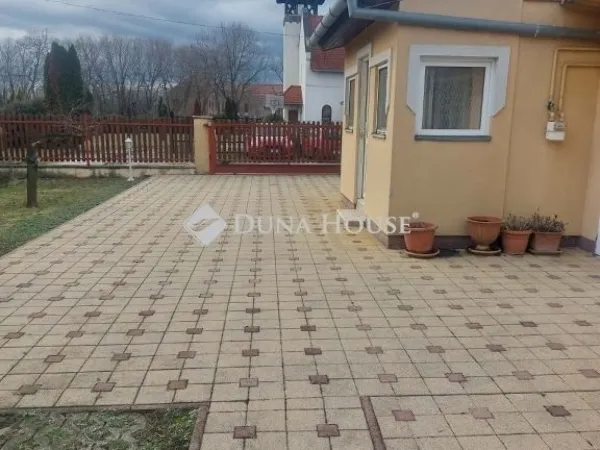 Eladó ház Kozármisleny 180 nm