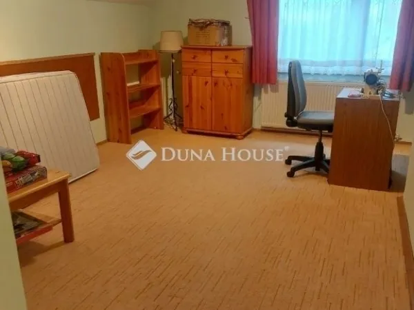 Eladó ház Kozármisleny 180 nm