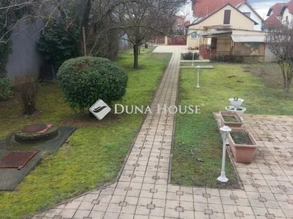 Eladó ház Kozármisleny 180 nm