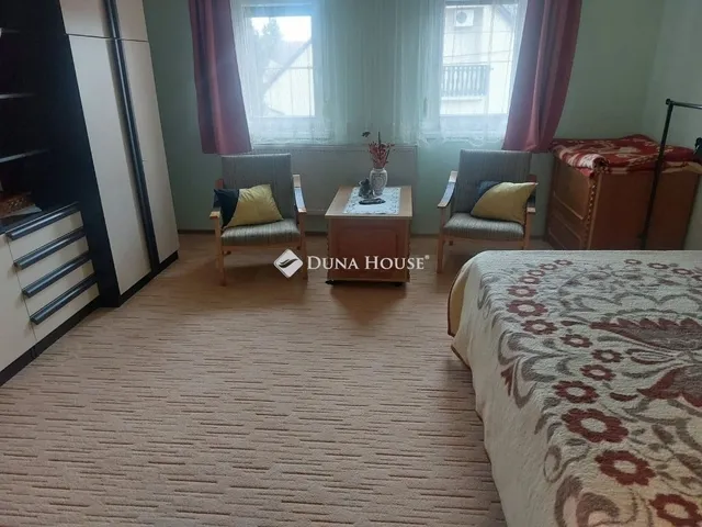 Eladó ház Kozármisleny 180 nm