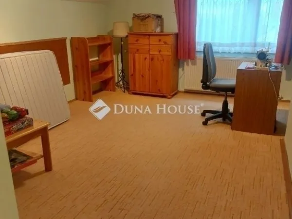 Eladó ház Kozármisleny 180 nm